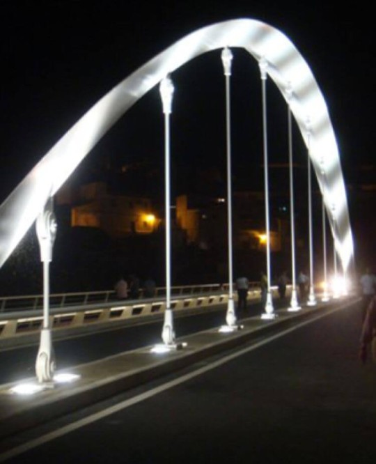 Puente sobre el Río Guadalquivir en Montoro (Córdoba).